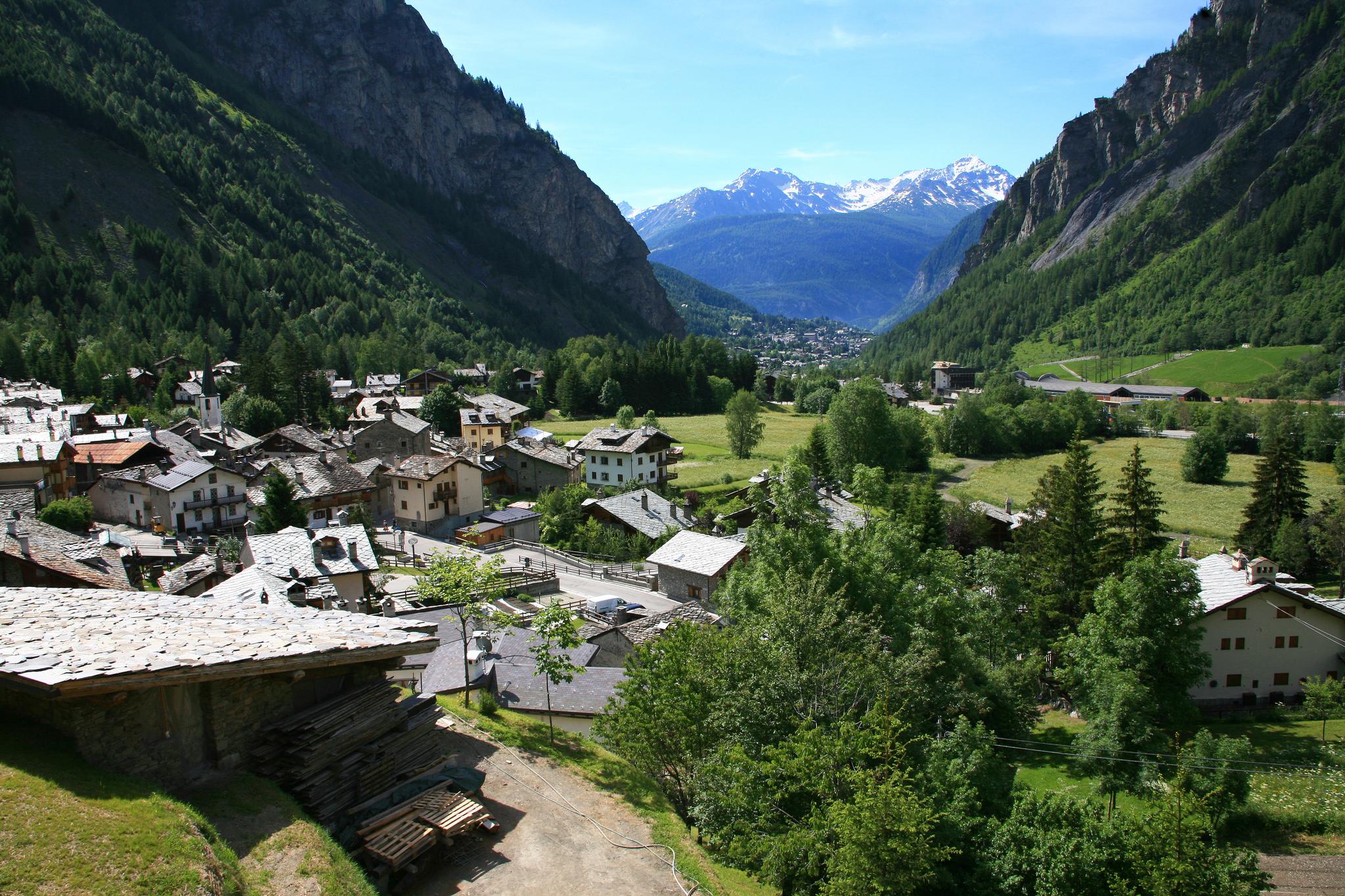Hotel Les Jumeaux กูร์มาเยอร์ ภายนอก รูปภาพ