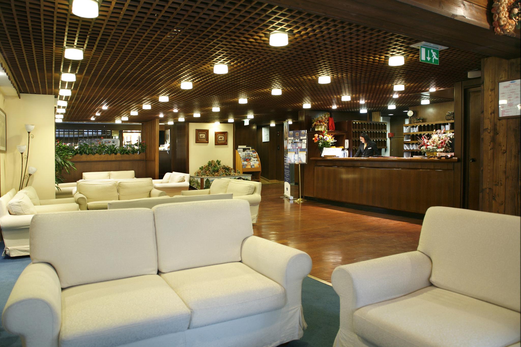 Hotel Les Jumeaux กูร์มาเยอร์ ภายนอก รูปภาพ