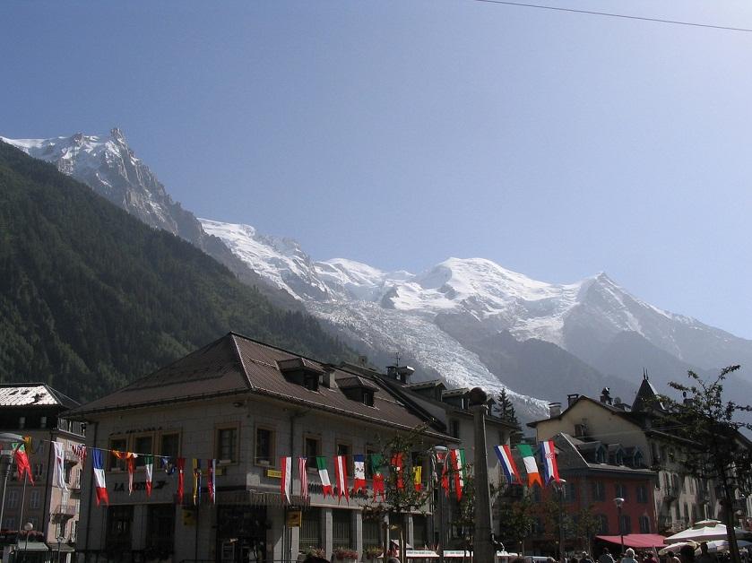 Hotel Les Jumeaux กูร์มาเยอร์ ภายนอก รูปภาพ